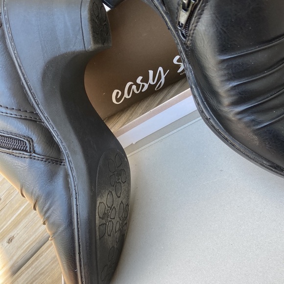 Easy Street: black booties - Picture 5 of 7